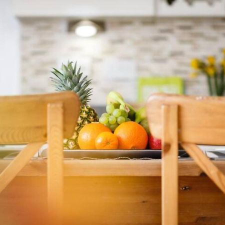 Contemporary Trumpington Apartment With Self Check-In ,Free On-Site Parking, Terrace, Super Fast Wifi & 5 Mins Drive To Papworth & Addenbrookes Hospitals Cambridge  Eksteriør billede