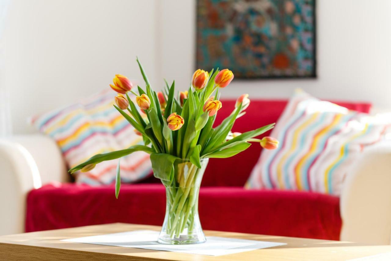 Contemporary Trumpington Apartment With Self Check-In ,Free On-Site Parking, Terrace, Super Fast Wifi & 5 Mins Drive To Papworth & Addenbrookes Hospitals Cambridge  Eksteriør billede
