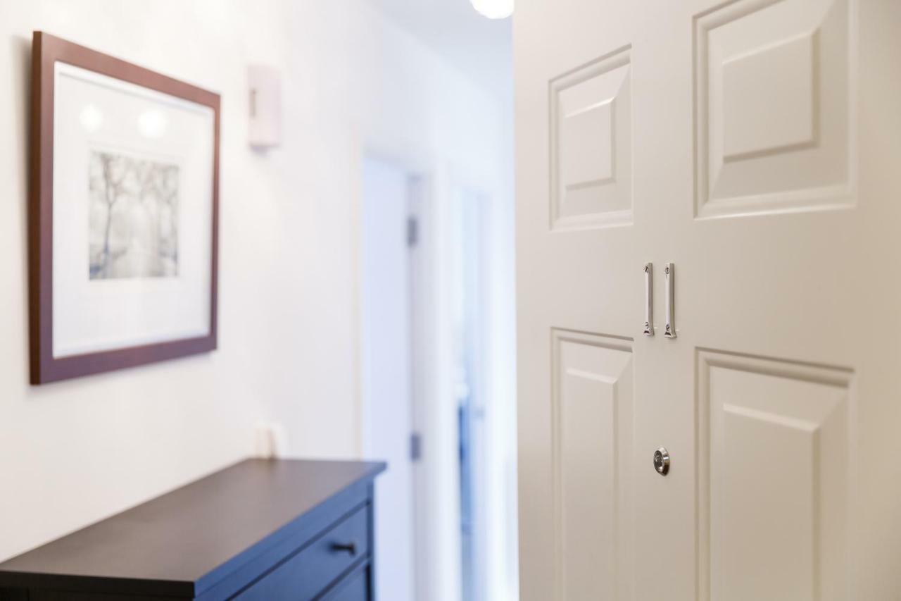 Contemporary Trumpington Apartment With Self Check-In ,Free On-Site Parking, Terrace, Super Fast Wifi & 5 Mins Drive To Papworth & Addenbrookes Hospitals Cambridge  Eksteriør billede